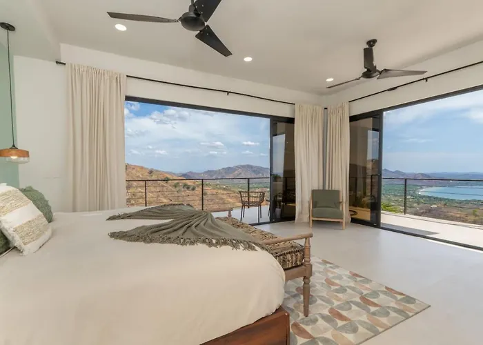 New! Oceanview, Infinity Pool, Spacious & Private Luxury Group Retreat *