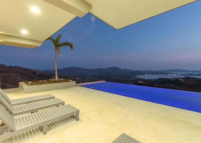 New! Oceanview, Infinity Pool, Spacious & Private Luxury Group Retreat