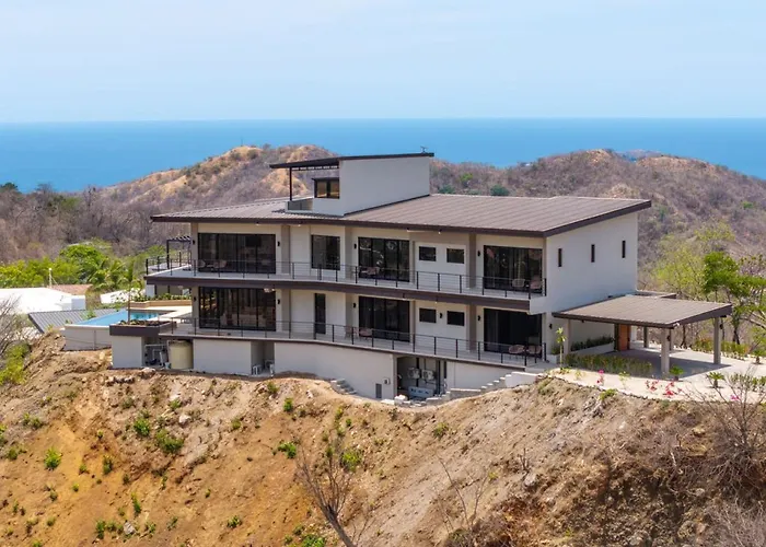 Сasa de vacaciones New! Oceanview, Infinity Pool, Spacious & Private Luxury Group Retreat *