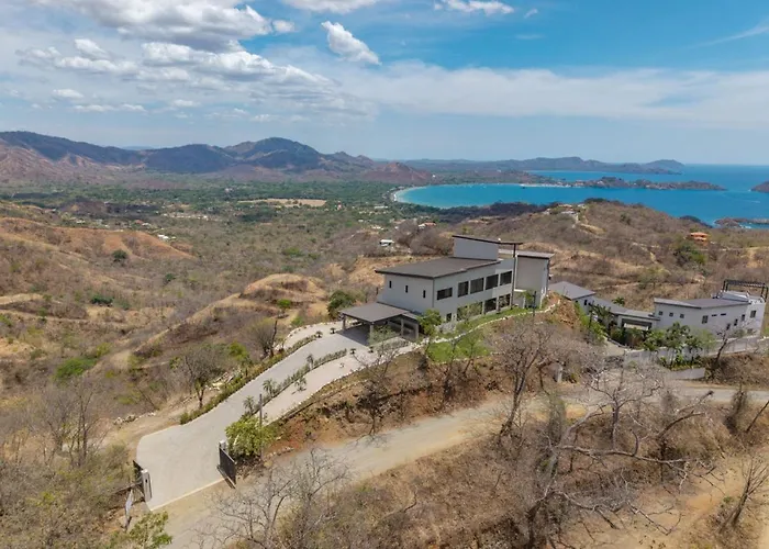 Сasa de vacaciones New! Oceanview, Infinity Pool, Spacious & Private Luxury Group Retreat *