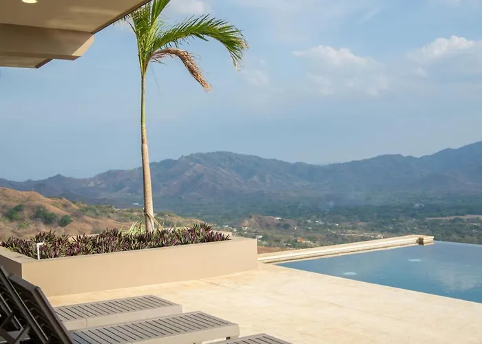 New! Oceanview, Infinity Pool, Spacious & Private Luxury Group Retreat *
