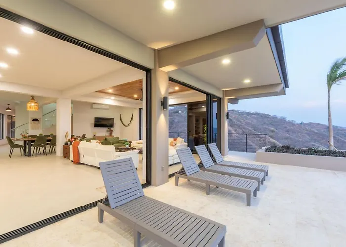 New! Oceanview, Infinity Pool, Spacious & Private Luxury Group Retreat *